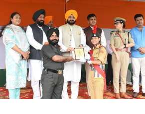 UO Kajal Negi Commanded the Platoon on Independence Day at Guru Gobind Singh Stadium Jalandhar 